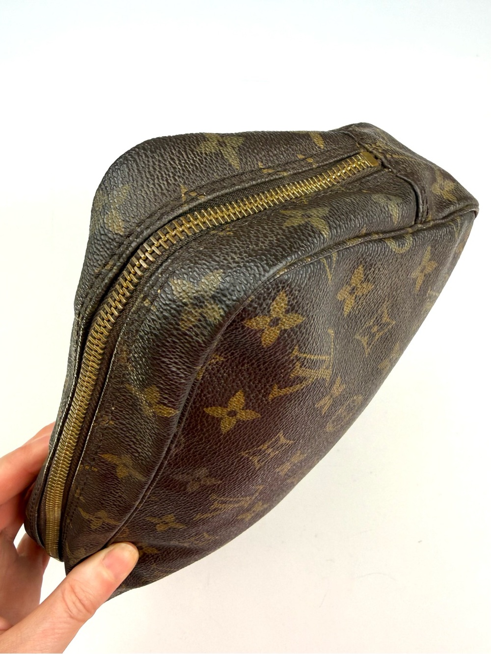 LOUIS VUITTON Monogram Trousse Toilette 23 - Picture 12 of 17